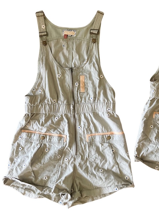 Pilcro Pants - Pilcro by Anthropologie Floral Embroidered Utility Short Overalls Romper - Small